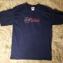 Rare/VTG 90s NASA Nusport "Houston Space City" Embroidered Size Large. Odor and Stain-free; please see picture. 
Armpit to Armpit: 22 inch
s: shoulder
