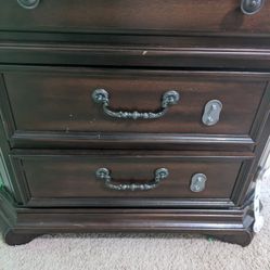 3- Drawer Solid Night Stand 
