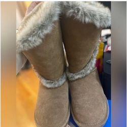 Bear Paw boots Size :7 