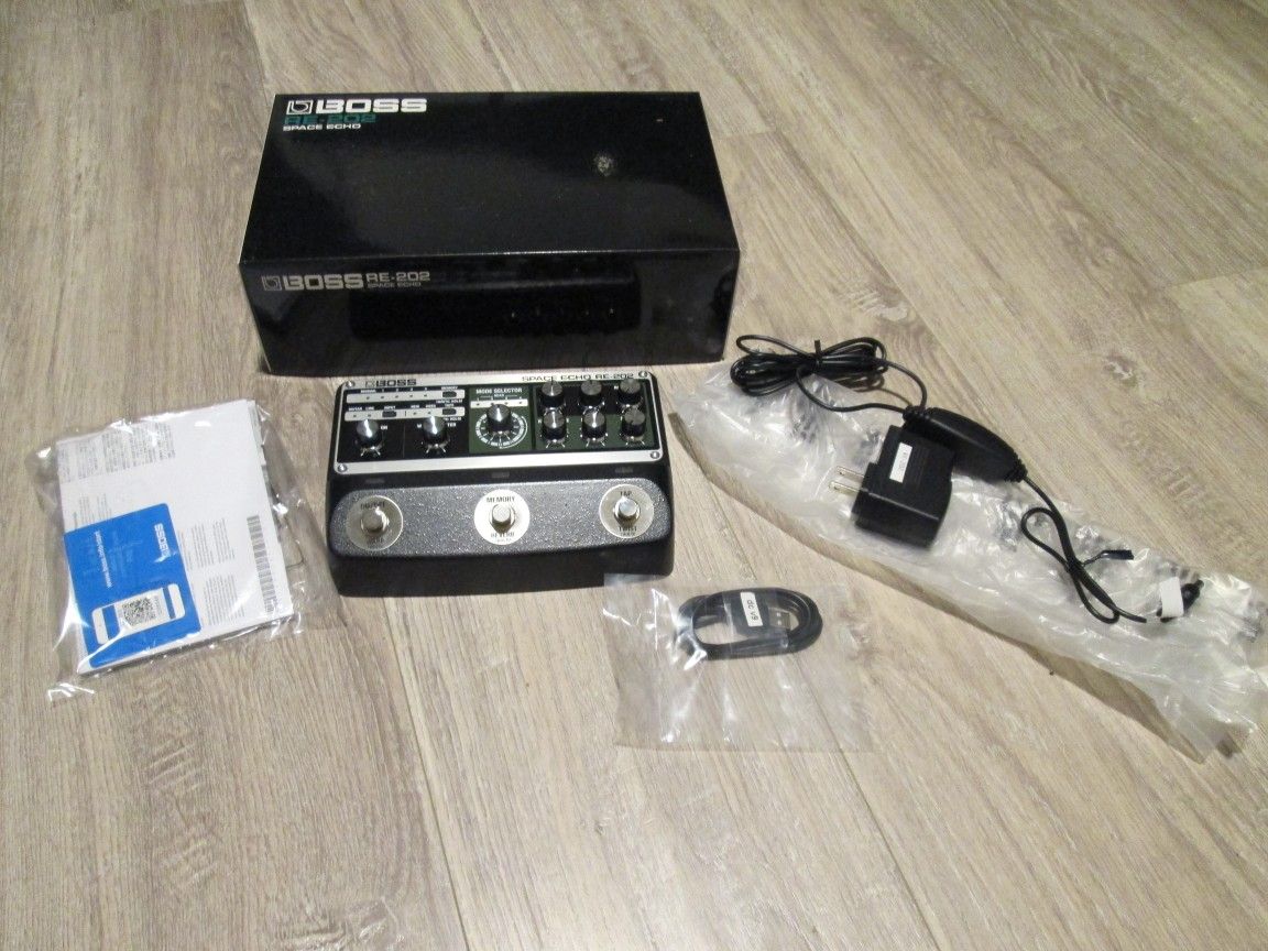 Boss RE-202 Space Echo Digital Delay Pedal