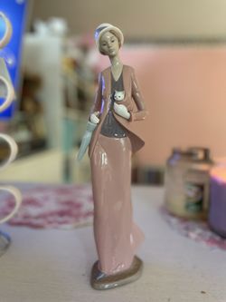 NAO Lladro Figurine