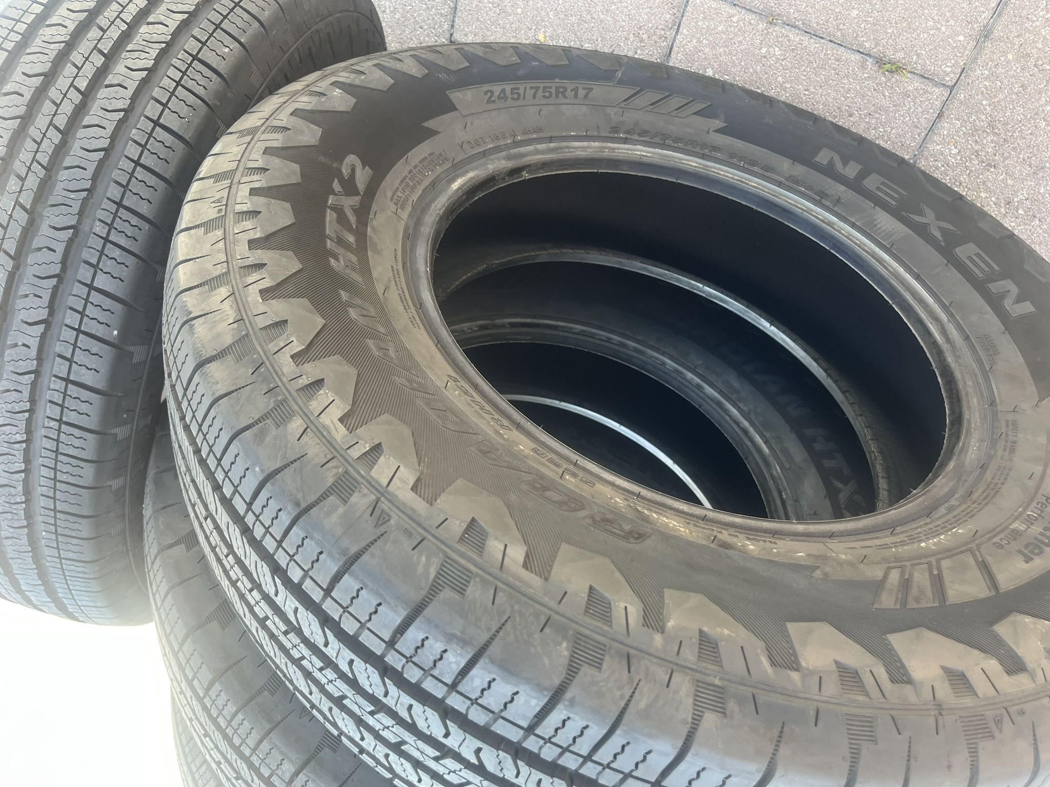 245/75/17 Nexen 2025