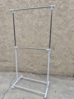 Clothes rack brand new $25