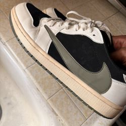 Jordan 1 Low Travis Scott!!!