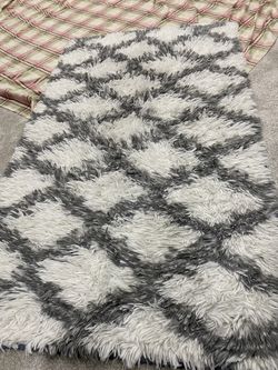 3 x 5 white and gray area rug