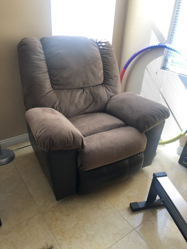 Lazy Boy for sale for Sale in San Diego, CA OfferUp