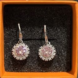 MOISSANITE  beautiful Pieces Different Sizes!