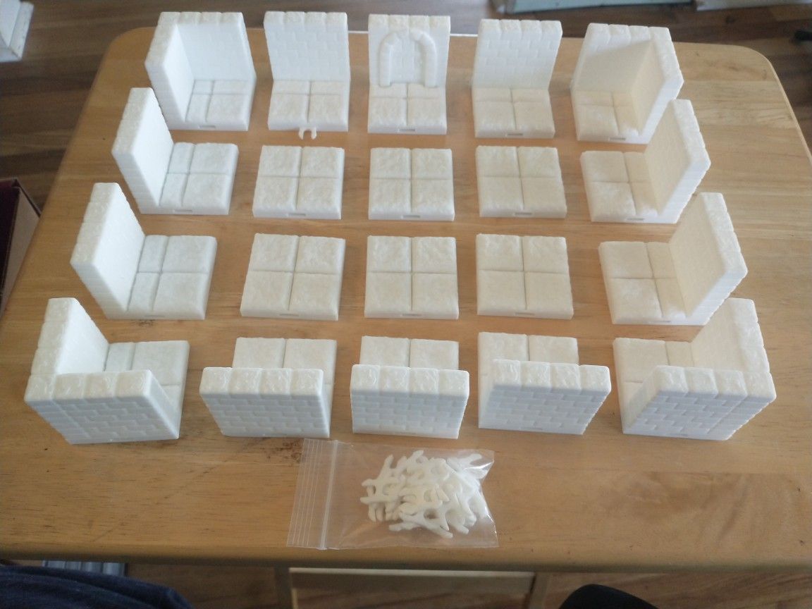 150+ D&D/Pathfinder Unpainted Miniatures