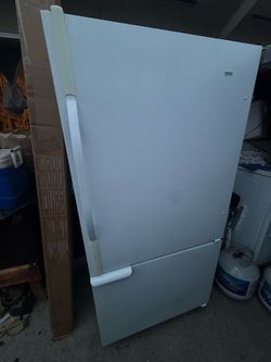 Kenmore 30inch Fridge
