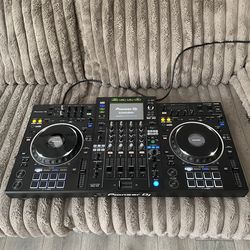 PIONEER XDJ-XZ LIKE NEW PROFESSIONAL DJ CONTROLLER