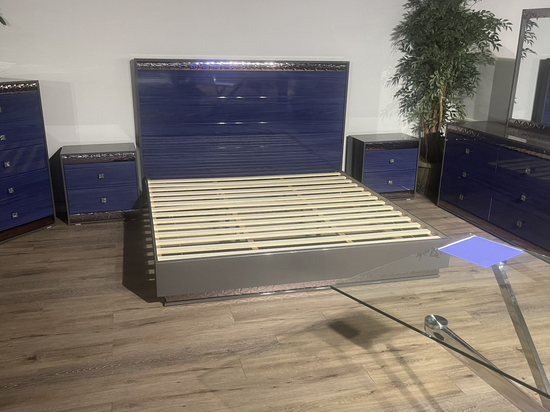 Furniture Market Samples For Sale