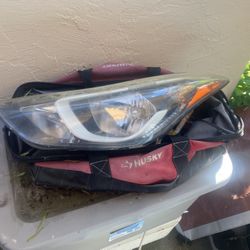2015 Hyundai Elantra Headlight