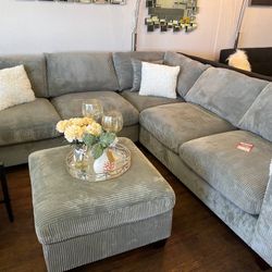 Gray Sectional  With Ottoman 