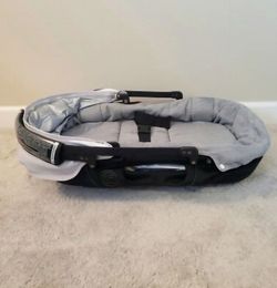 Orbit baby Portable Bassinet Rocker