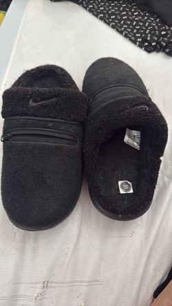 Nike Faux Fur zipper Slippers Black Sz 8