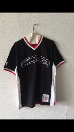 Vintage Bulls Pull Over