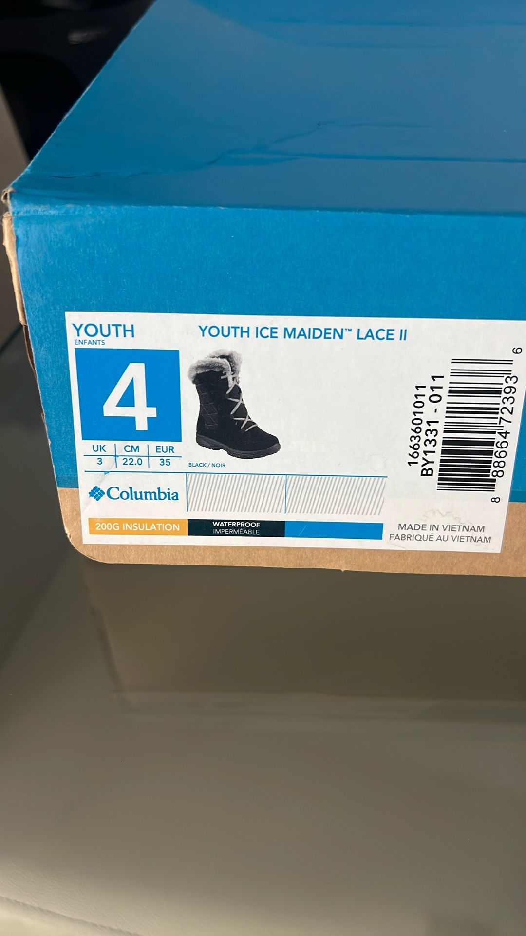 New Never Worn Girls Size 4 Waterproof Snow Boots