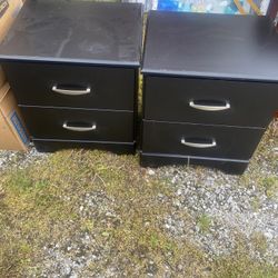 Set Of 2 End Tables 