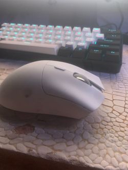 White Wolflaws Gaming/Office mouse      Wired | wireless | bluetooth