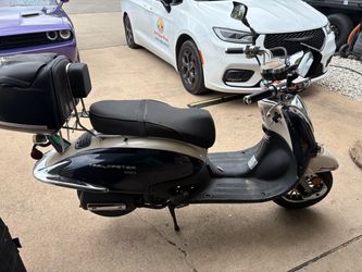 Trailmaster Moped Scooter 2022