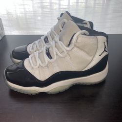 CONCORD 11s , - worn , size 6