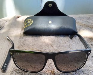 Mens Ray-Ban RB-4147 sunglasses with case.😎