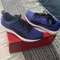 Women Puma Shoes(Size 8.5)