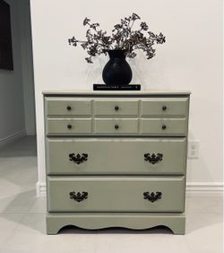 Beautiful dresser - entry table