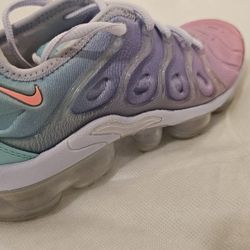 Nike Women's Air Vapormax Plus