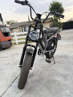 Brand New Electric Bike 28mph & 70Mile Ranges