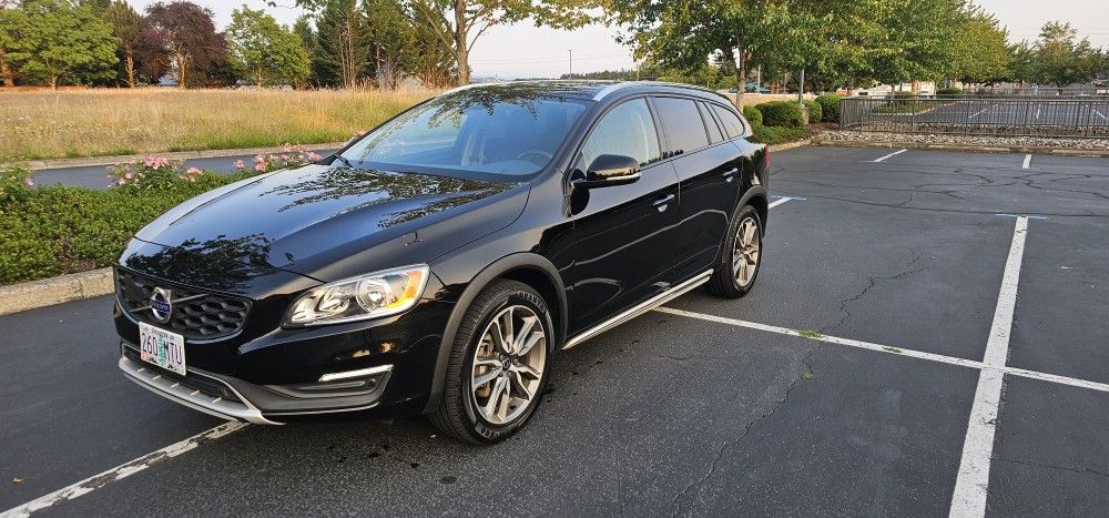 2018 Volvo V60 Cross Country