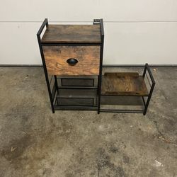 Pet Feeding Station in Great Condition 