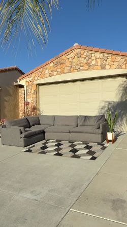 Free Delivery! Restoration Hardware Cloud Couch Style Sectional Sofa