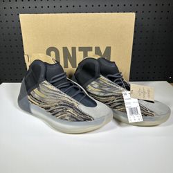 Size 12.5 adidas Yeezy Qntm Adults Men Beige Black Sneakers Shoes GX1331