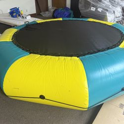 Inflatable water trampoline for lake