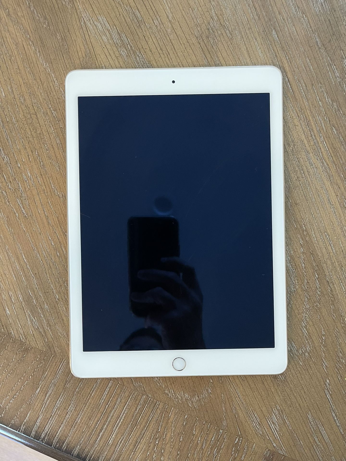 Apple iPad Air 2 16GB, Wi-Fi, 9.7in - Gold (CA). 