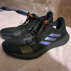 MEN'S ADIDAS SENSE BOOST GO SZ. 11.5 $20