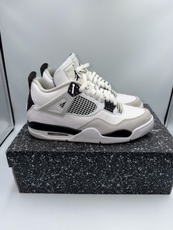 🔥 Jordan 4 Retro “Military Black”  📏 Size 9.5 Men’s