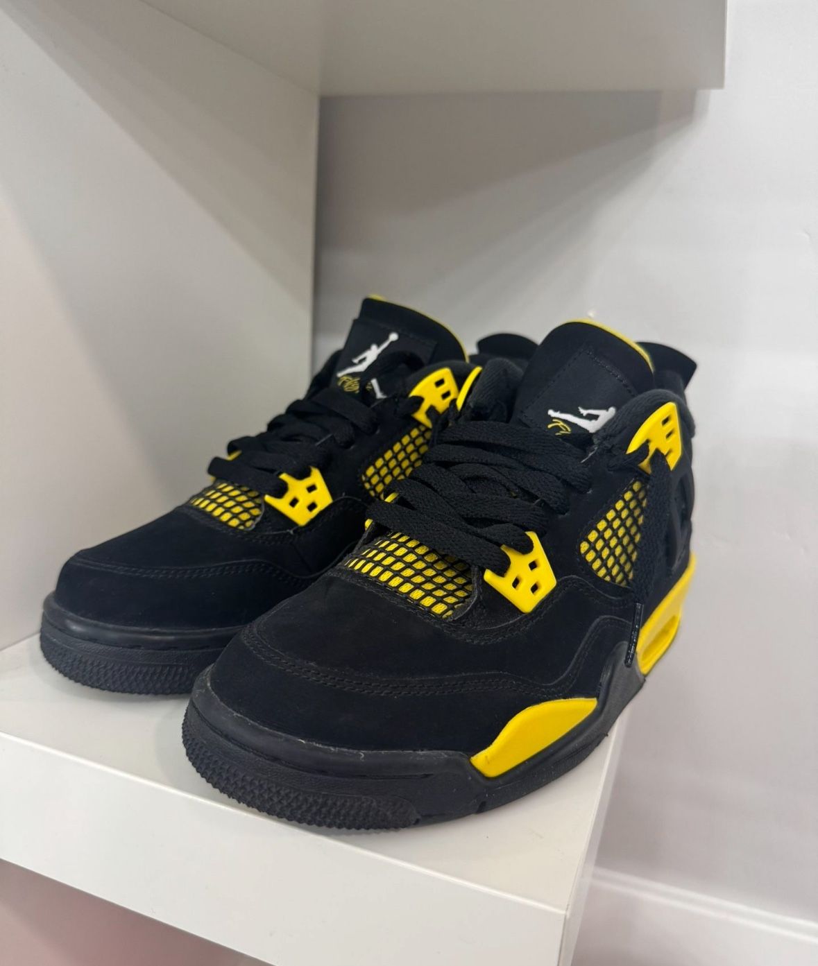 Air Jordan 4s Retro Thunder (no Box) 4.5 Y