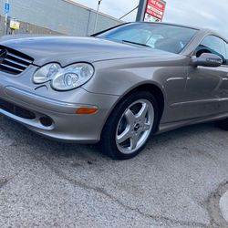 2004 Mercedes-Benz CLK-Class
