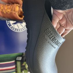 Birkenstocks Women’s Size 7 Men’s Size 5