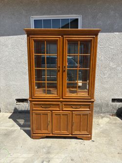 Delivering Available /  Stanley Furniture China Hutch