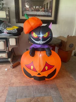 5 1/2 ft Halloween inflatable
