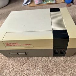 Nintendo Entertainment System, NES-001, 1985