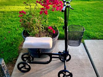 Knee Scooter by BODYMED