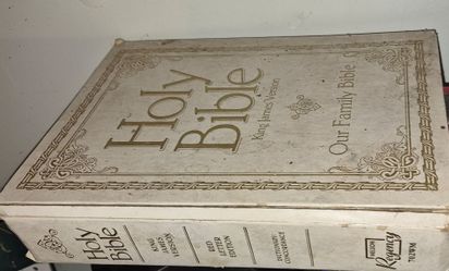 Holy Bible KJV Family Edition Nelson Regency