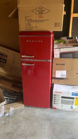 Brand New Galanz Mini-Fridge