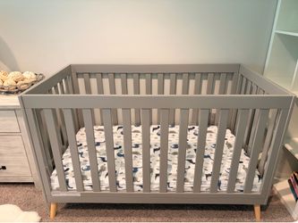Grey crib basically brand new