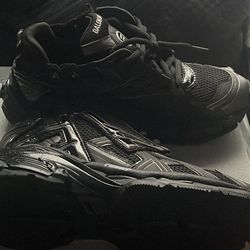 Balenciaga runners(Brand new)