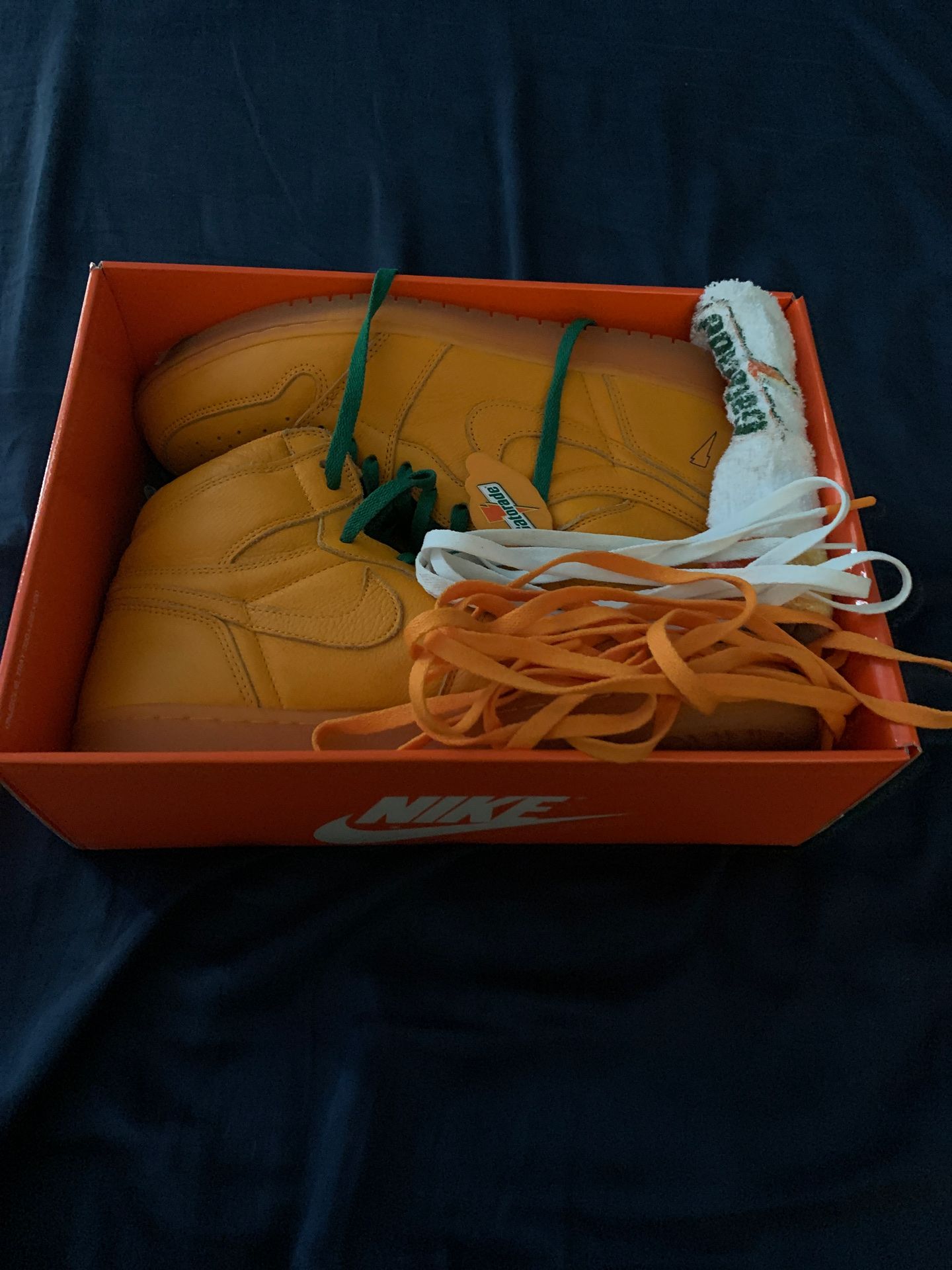 Air Jordan retro 1 orange Gatorade Size 12